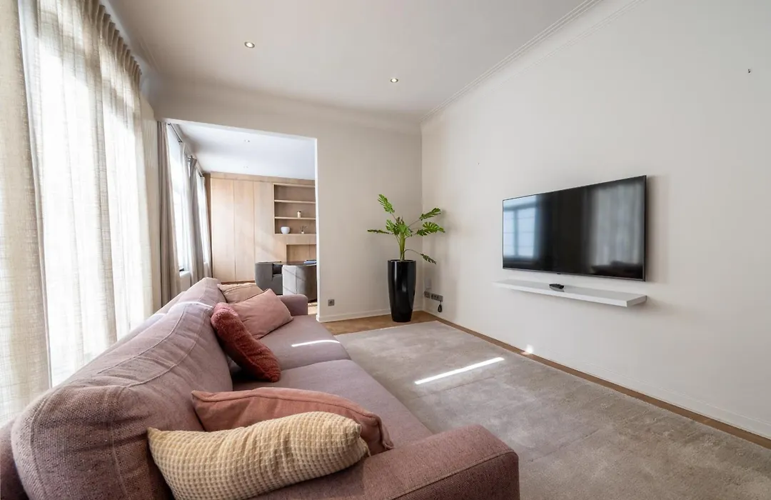 Villa Euphrosina boutique verblijf met verwarmd zwembad, sauna, vlakbij het strand van Oostende-1